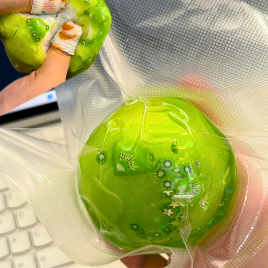 Melu Mini Worlds — Emerald Kiwi Ice 🥝✨
